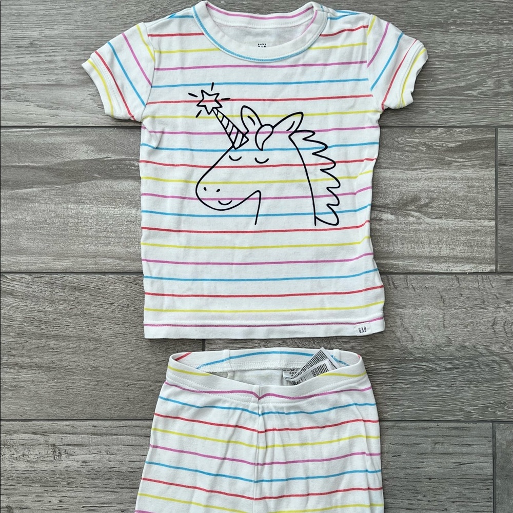 Baby Gap two piece short pajamas 18-24 months unicorn